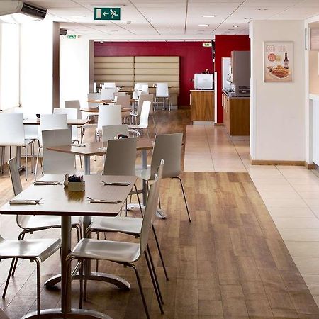 Premier Inn Worthing Seafront Restaurant photo