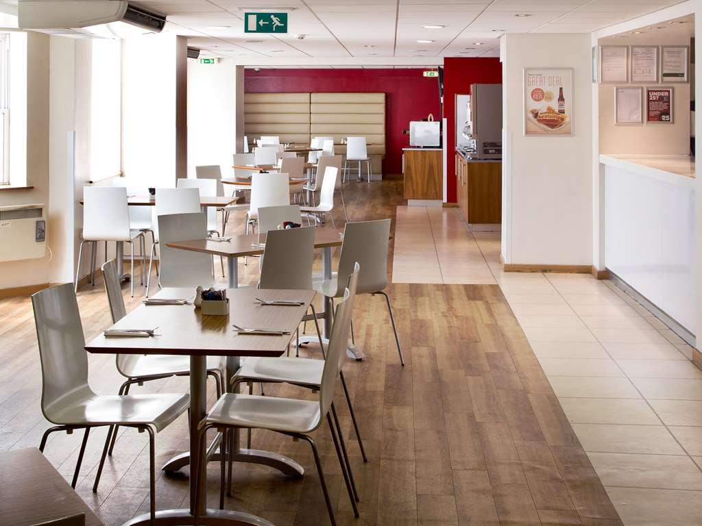 Premier Inn Worthing Seafront Restaurant photo