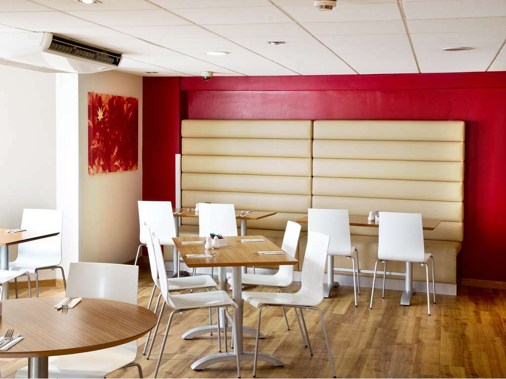 Premier Inn Worthing Seafront Restaurant photo